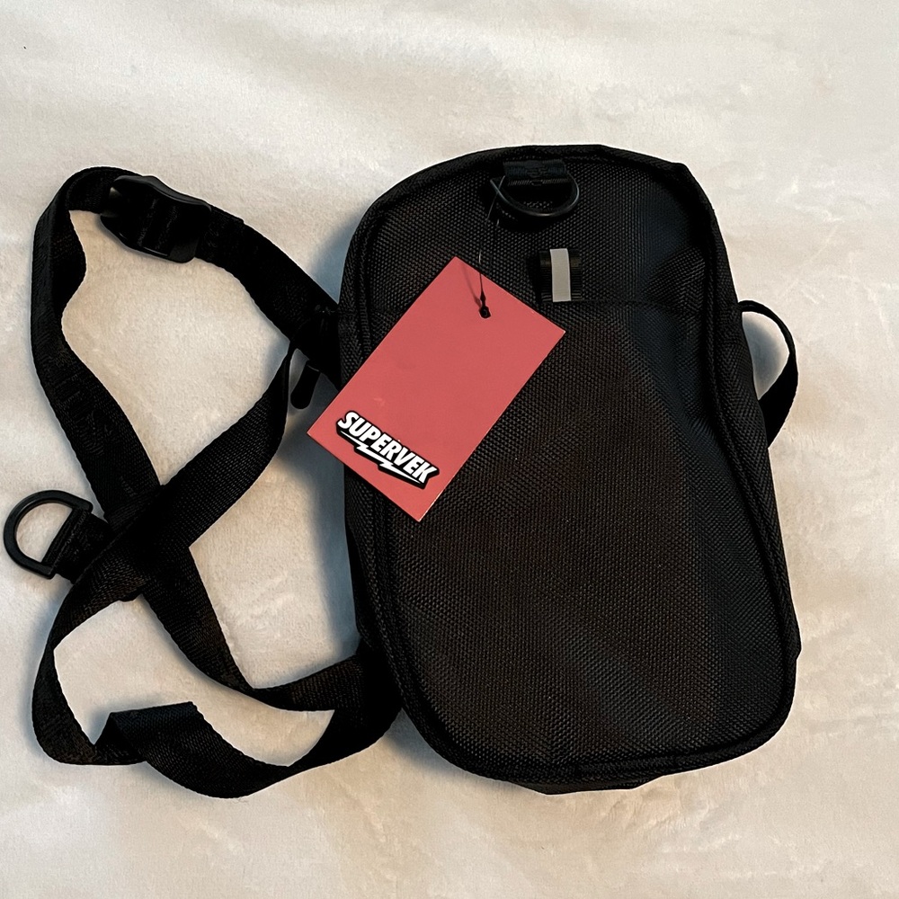 NWT Supervek Sling Bag Pro Crossbody Bag - Picture 9 of 13